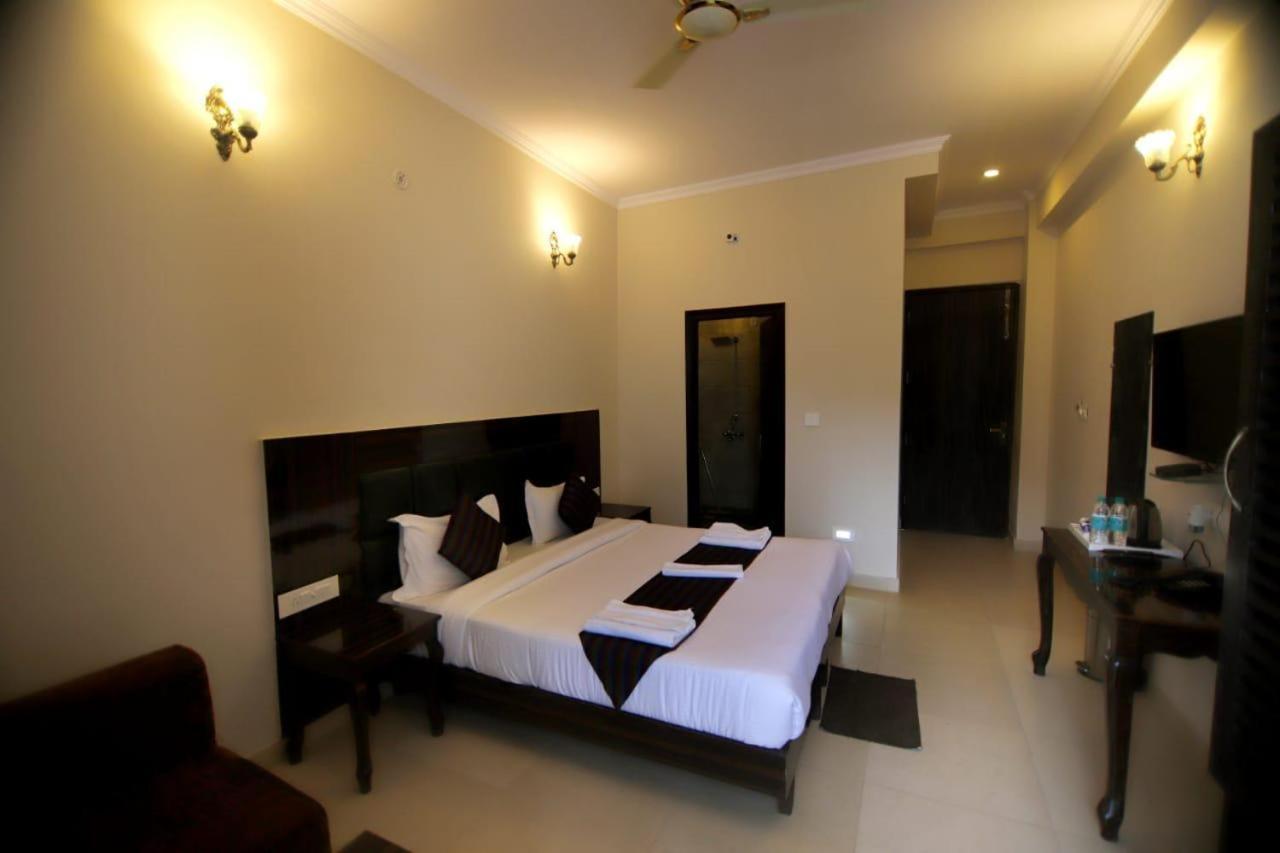 Hotel Rishikesh Grand Exterior foto