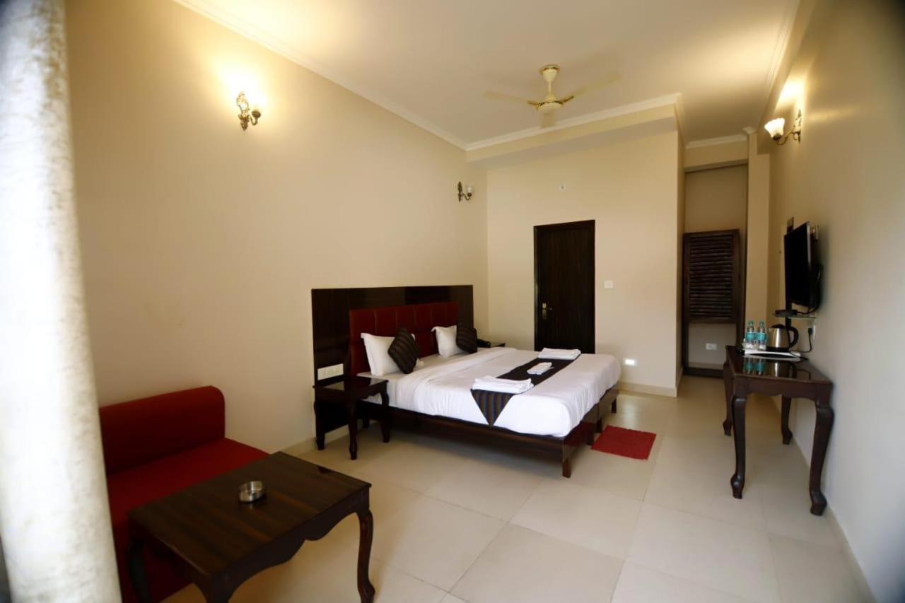 Hotel Rishikesh Grand Exterior foto